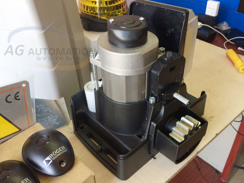 Motor cổng lùa Roger R30